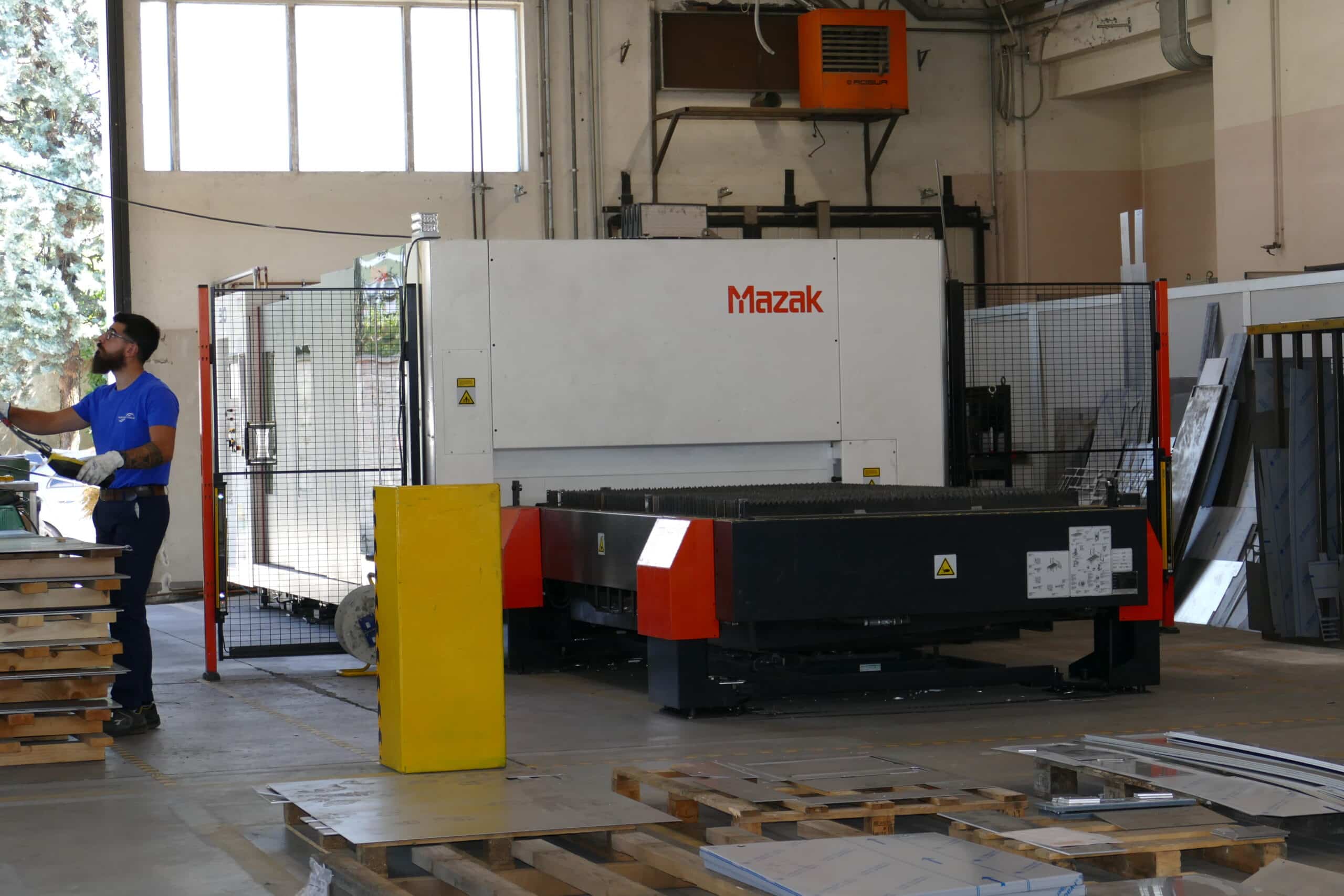 MACCHINA TAGLIO LASER